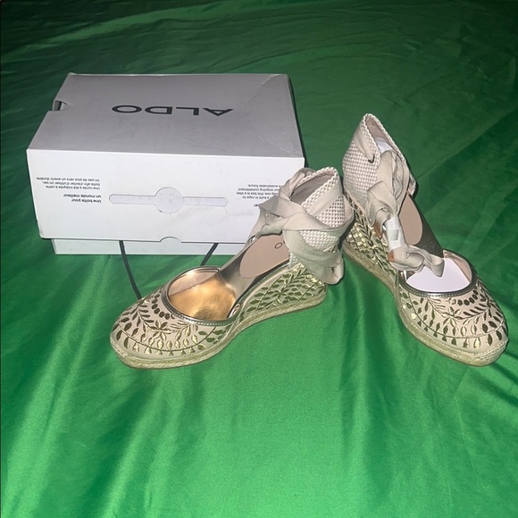 ALDO Women's Cream Espadrille Wedge Sandals size 8 - Picture 1 of 14